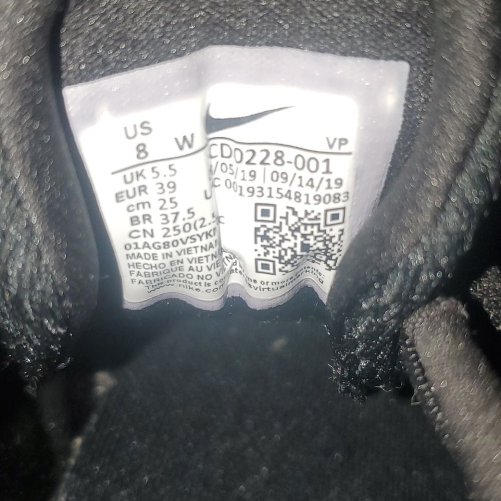 Shoe - Picture 2 of 2